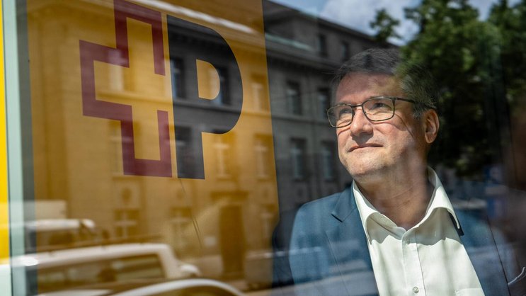 Verwaltungsratspräsident Christian Levrat gibt politisch Gegensteuer. Der ehemalige SP-Präsident verteidigt die Expansionsstrategie des Staatskonzerns.