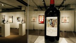Edle Weine sind gesucht: Eine Flasche Mouton Rothschild, auf deren Etikette ein Gemälde von Pablo Picasso abgebildet ist, wurde 2007 an einer Auktion von Sotheby's versteigert.