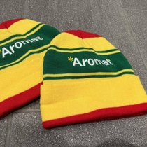 Aromat gibts nicht nur als Dosen-Streuwürze, sondern auch als Mütze. Wenn man eine ergattern kann.
