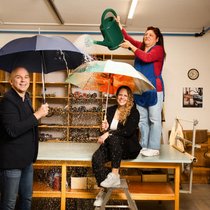 Cousin und Cousine: Roman und Andrea Strotz mit ihrer Mitarbeiterin Anna D’Ascoli (r.) in Uznach SG.