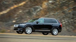 Volvo XC90 T6: Beim Ampelstart kann er auch mal einen Porsche-Fahrer ins Schwitzen bringen.  PR