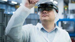 Ypsomed-Pilotprojekt: Produktionsüberwachungen per Hololens in Echtzeit.