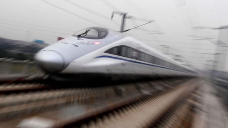 Chinesischer Hochgeschwindigkeitszug CRH380A zwischen Shanghai und Hangzhou: Das Vorbild Japan ist längst überholt.